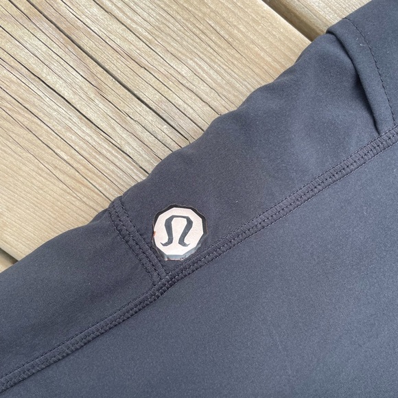 Black Lululemon Short (M) - Picture 4 of 4